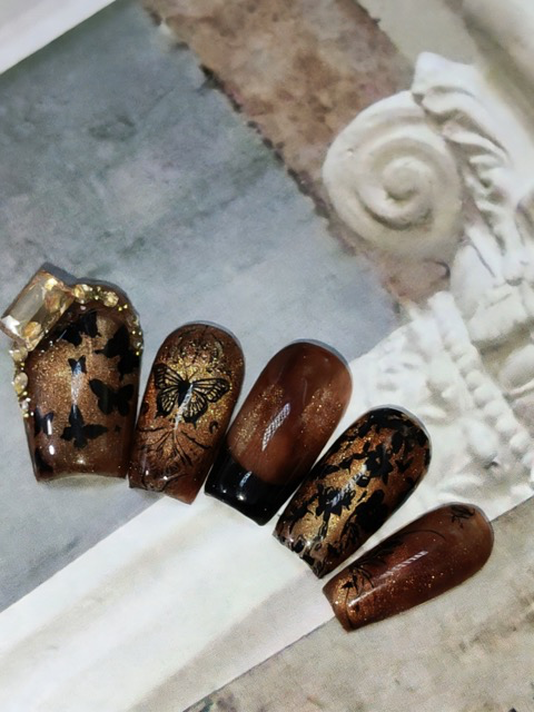 N003 Brown Cat Eye Butterfly Gold Accented Medium Square Press-On Nails