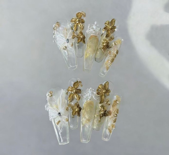 N054 Luxury Gold Sheer Pearl 3D Carved Long Square Press-On Nails