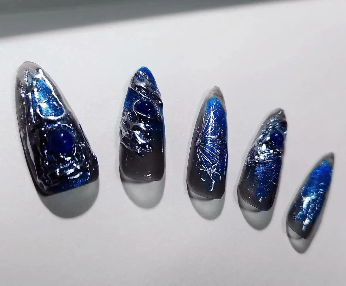 N016 Silver Mirror Chrome Blue Rhinestone Long Square Press-On Nails - Image 3