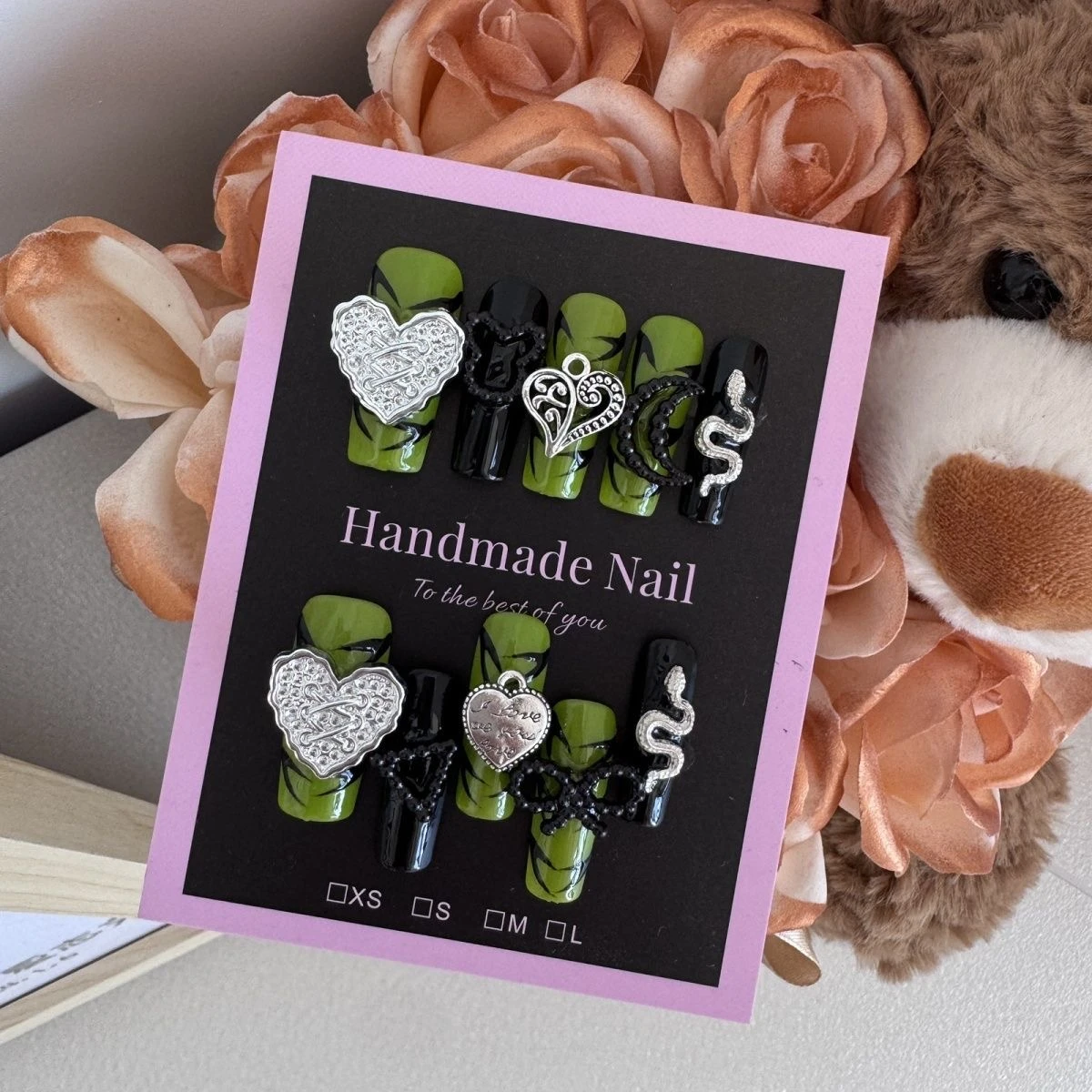 N060 Green & Black Color-Block Glossy Metallic Silver Heart Medium Square Press-On Nails