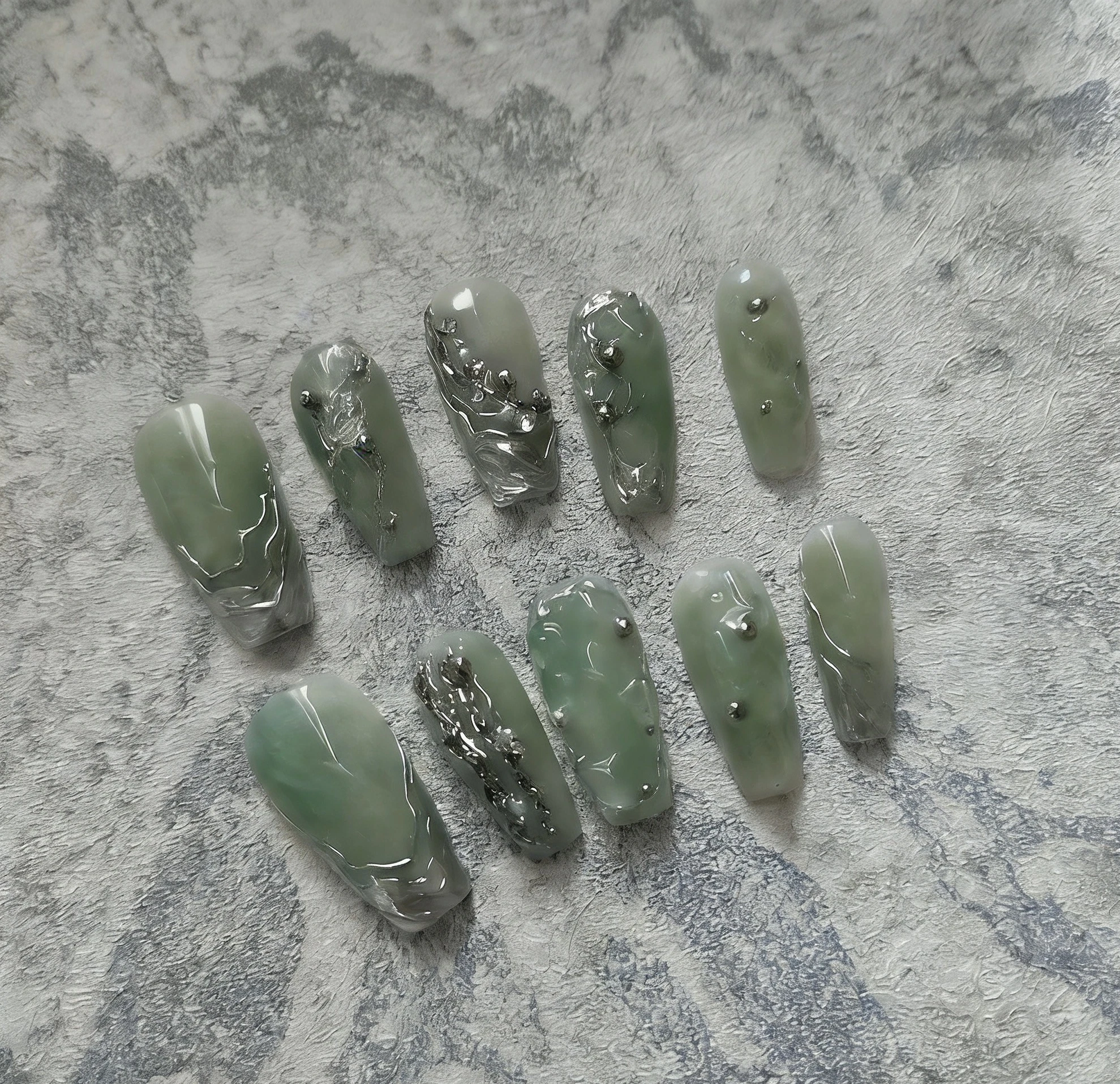 N067 hinese-Inspired Jade Texture Silver Embossed Medium Square Press-On Nails