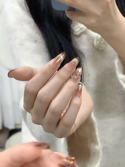 N073 French Champagne Gold Cat Eye Gradient Medium Square Press-On Nails - Image 3