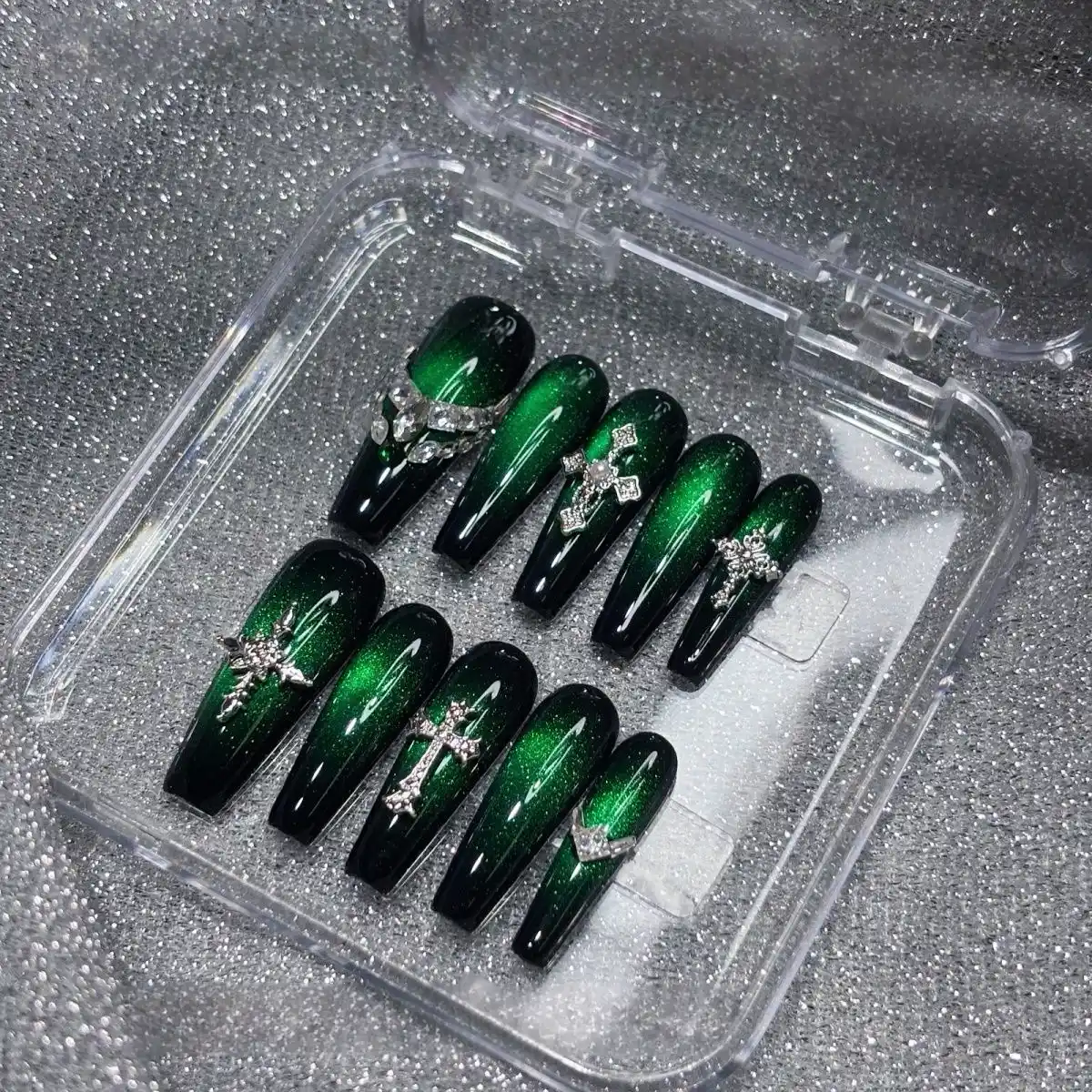 N039 Dark Punk Chrome Heart Style Deep Green Cat Eye Gradient Long Square Press-On Nails